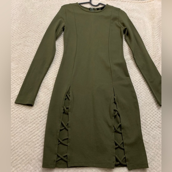 Long sleeve dress - Picture 1 of 2